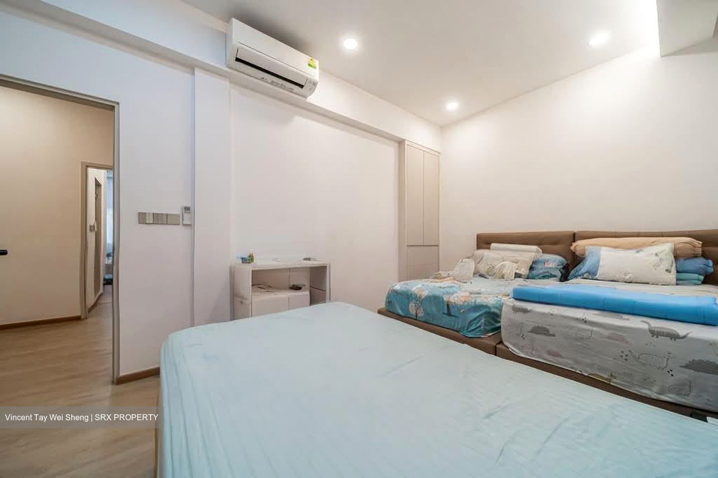 Sixth Avenue (D10), Terrace #568280591